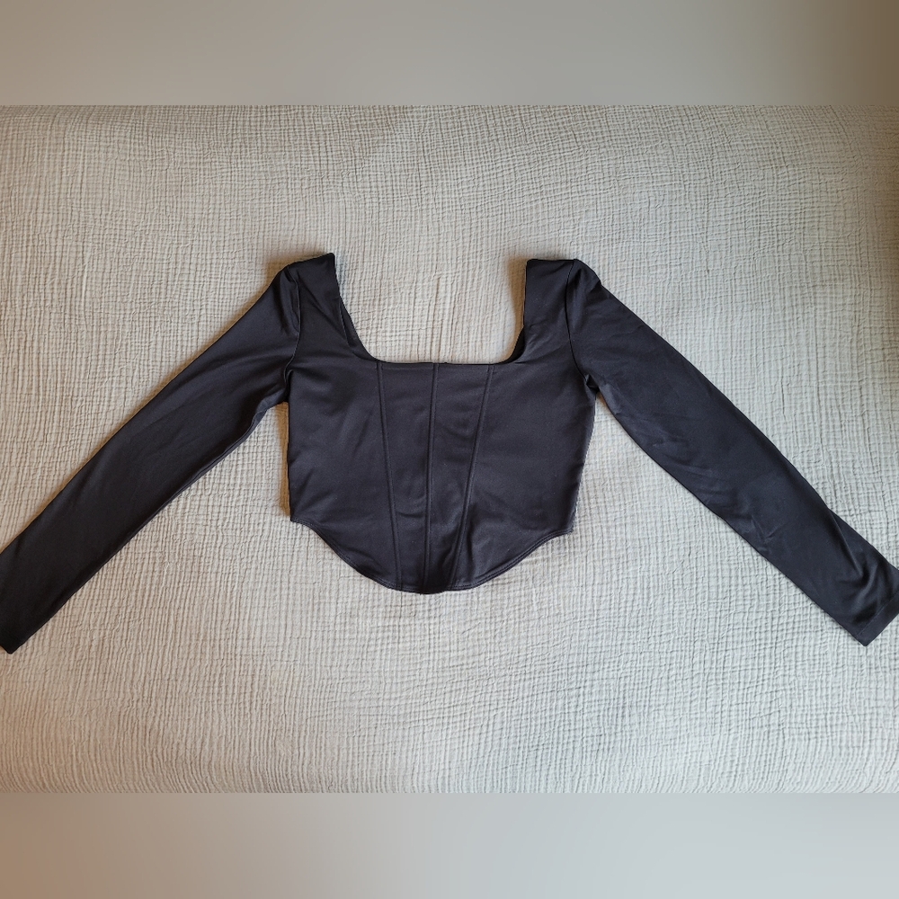 ReoRia Black Long Sleeve Crop Top